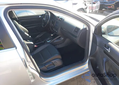 2010 Volkswagen Jetta Se z USA, uszkodzony, nr VIN 3VWRZ7AJ4AM013567